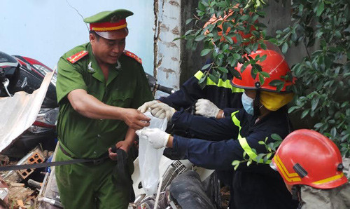 Thu giữ 500kg hoá chất tại hiện trường vụ nổ ở Sài Gòn ảnh 2