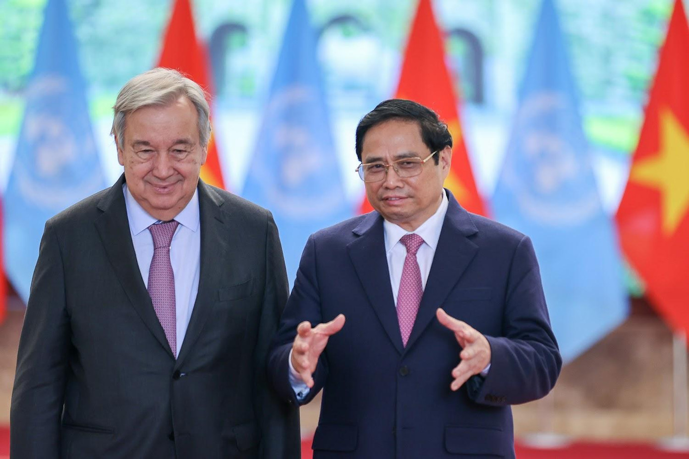 Thủ tướng Phạm Minh Chính và Tổng Thư ký LHQ António Guterres trao đổi một số trọng tâm cụ thể trong hợp tác giữa Việt Nam với LHQ trong thời gian tới. Ảnh: VGP/Nhật Bắc