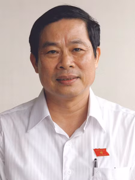 Bộ trưởng Thông tin & Truyền thông Nguyễn Bắc Son (58 tuổi), quê Hà Nội, Tiến sĩ (kinh tế), Ủy viên Trung ương Đảng