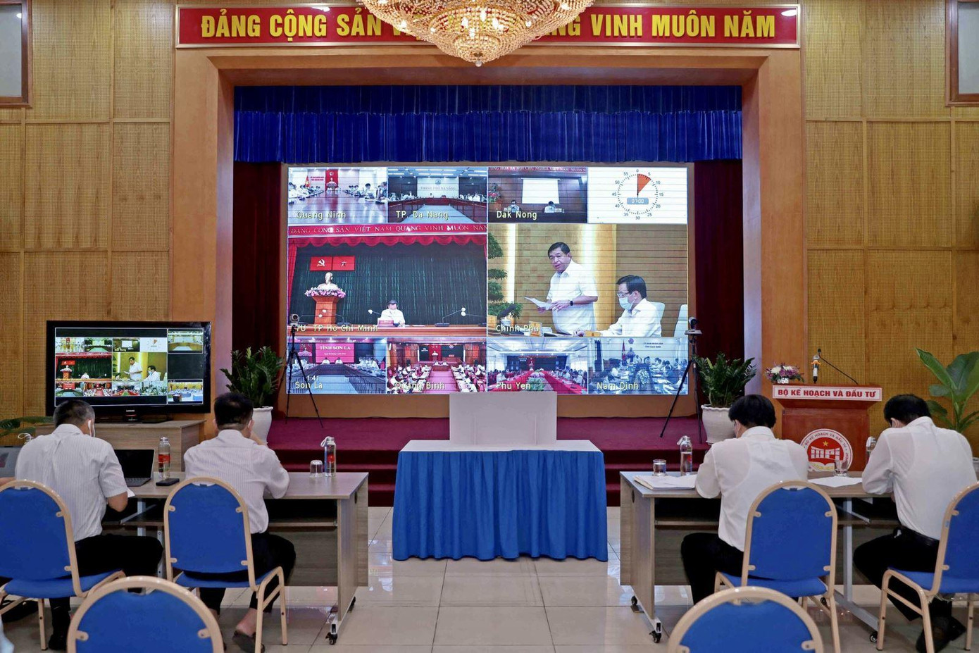 Bộ trưởng Nguyễn Chí Dũng phát biểu (chụp từ điểm cầu Bộ Kế hoạch và Đầu tư). Ảnh: MPI