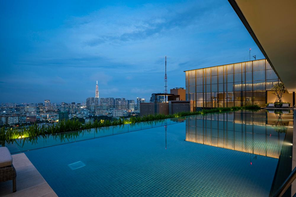 Cư dân The Marq dễ dàng tận hưởng đặc quyền tiện ích tiêu chuẩn 5 sao và ngắm nhìn toàn cảnh thành phố.