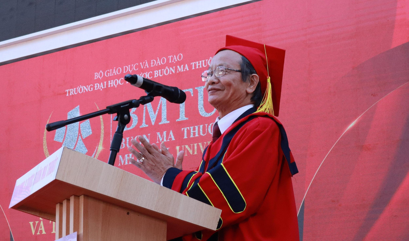 GS.TS Đặng Tuấn Đạt, Hiệu trưởng nhà trường phát biểu tại buổi lễ