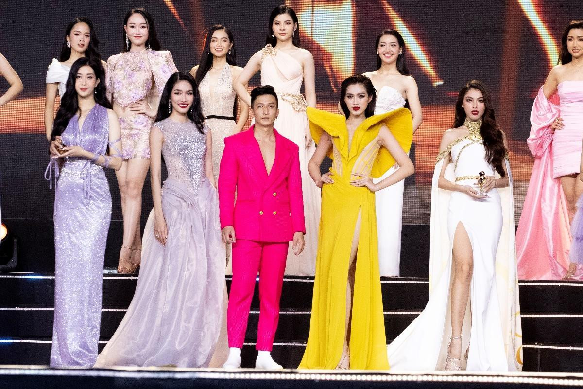 Vedette là Á hậu 2 Hoa hậu Việt Nam 2020 - Top 20 Miss Grand International 2020 Nguyễn Lê Ngọc Thảo và đương kim Hoa hậu Việt Nam 2020- Top 13 Miss World 2020 Đỗ Thị Hà