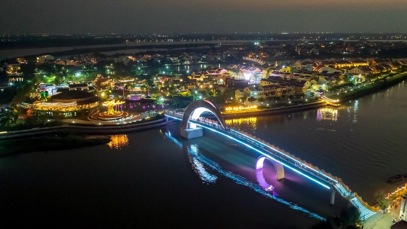 Cầu Ánh Trăng – địa điểm checkin lý tưởng cho du khách