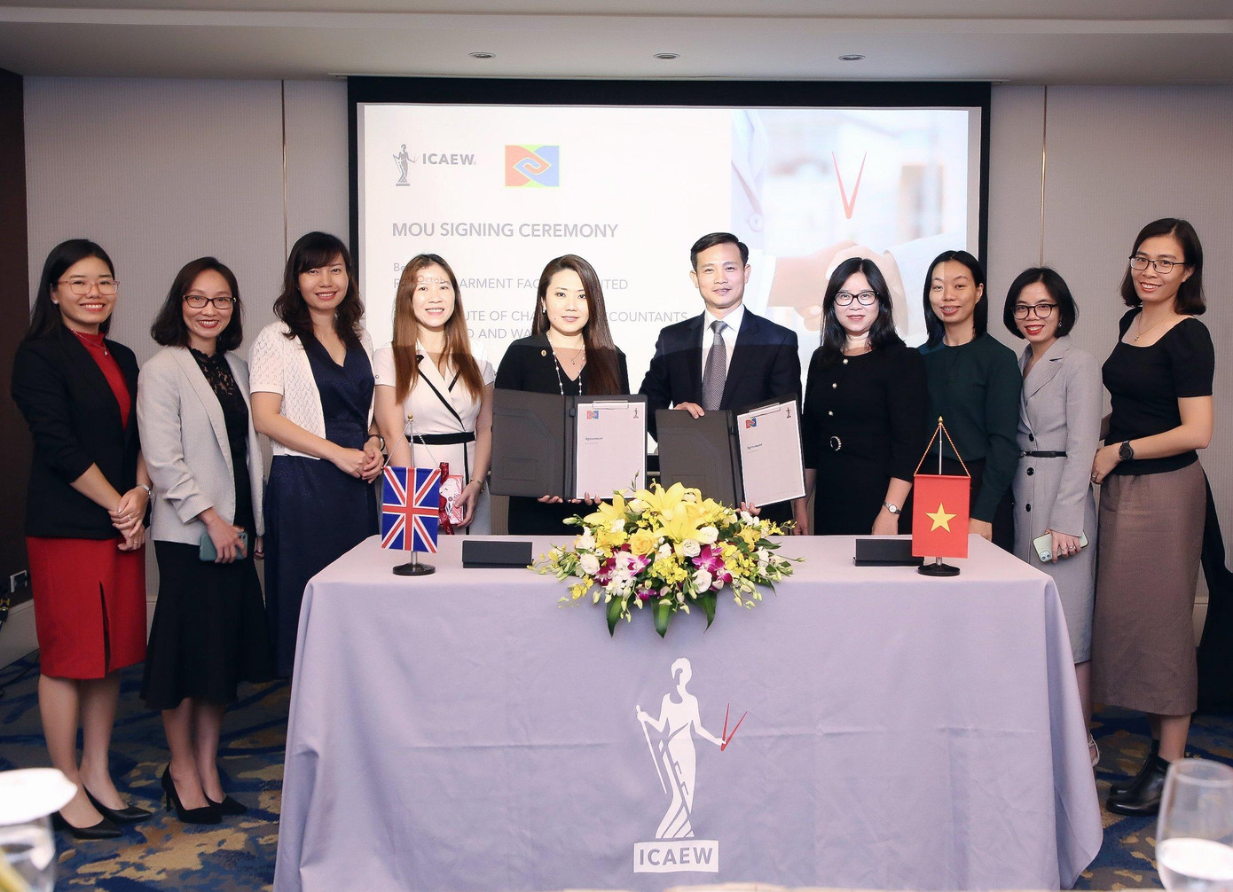 Ký kết hợp tác hai bên được kỳ vọng sẽ đưa nguồn nhân lực tài chính kế toán của Công ty May Tinh Lợi đáp ứng được các chuẩn mực quốc tế Ký kết hợp tác hai bên được kỳ vọng sẽ đưa nguồn nhân lực tài chính kế toán của Công ty May Tinh Lợi đáp ứng được các chuẩn mực quốc tế