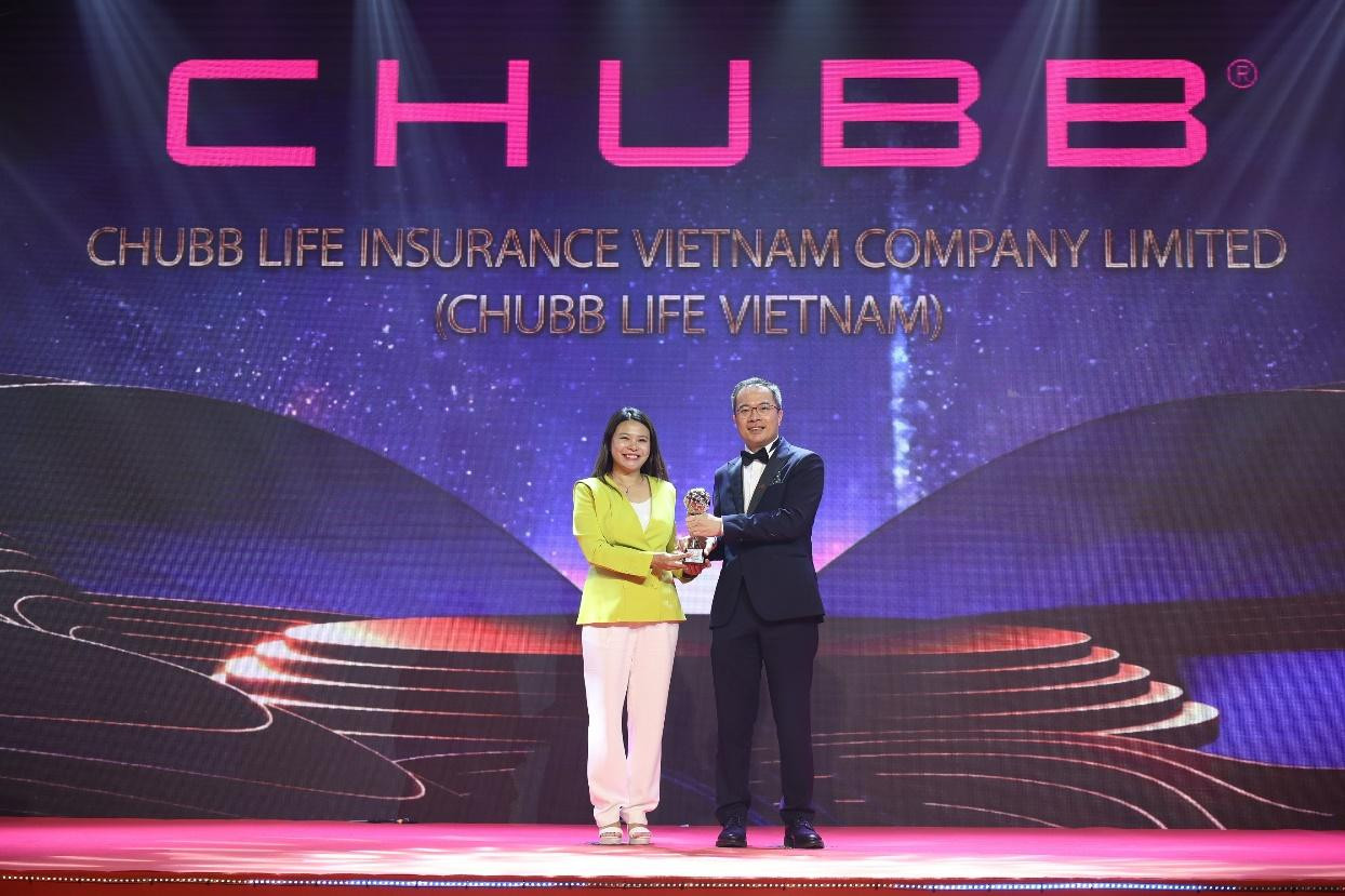 Bà Trương Kiêm Ái – Phó Tổng Giám Đốc Chubb Life Việt Nam đại diện nhận giải thưởng “Thương hiệu truyền cảm hứng khu vực Châu Á năm 2022” Bà Trương Kiêm Ái – Phó Tổng Giám Đốc Chubb Life Việt Nam đại diện nhận giải thưởng “Thương hiệu truyền cảm hứng khu vực Châu Á năm 2022”