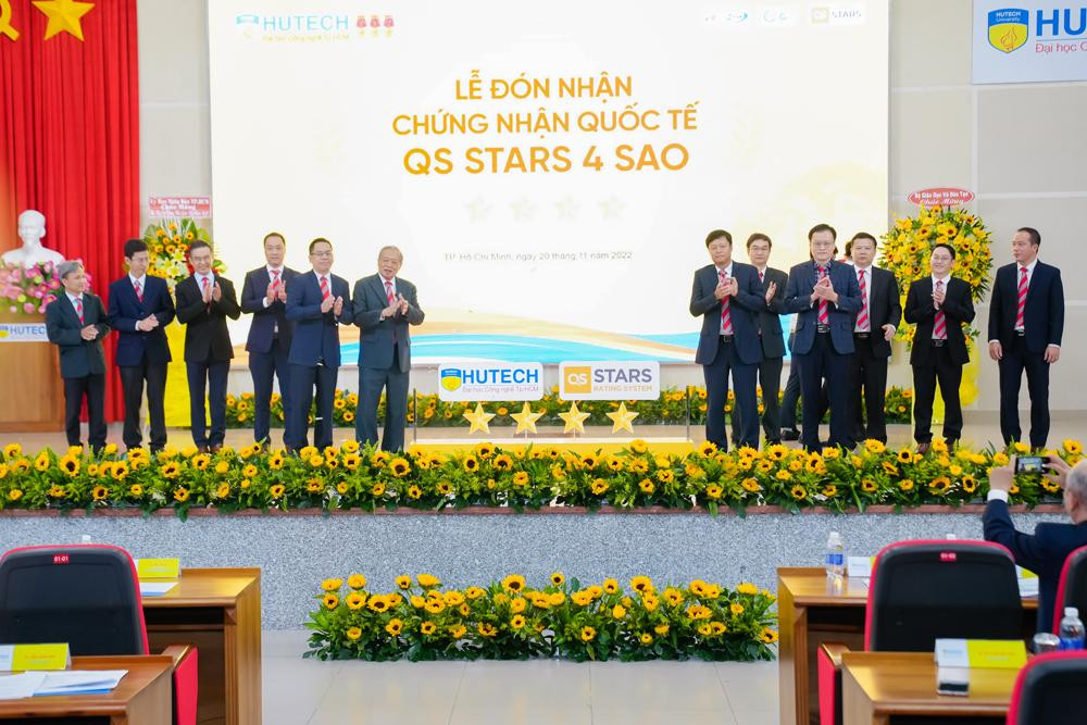 HUTECH nhận chứng nhận quốc tế QS Stars 4 Sao HUTECH nhận chứng nhận quốc tế QS Stars 4 Sao