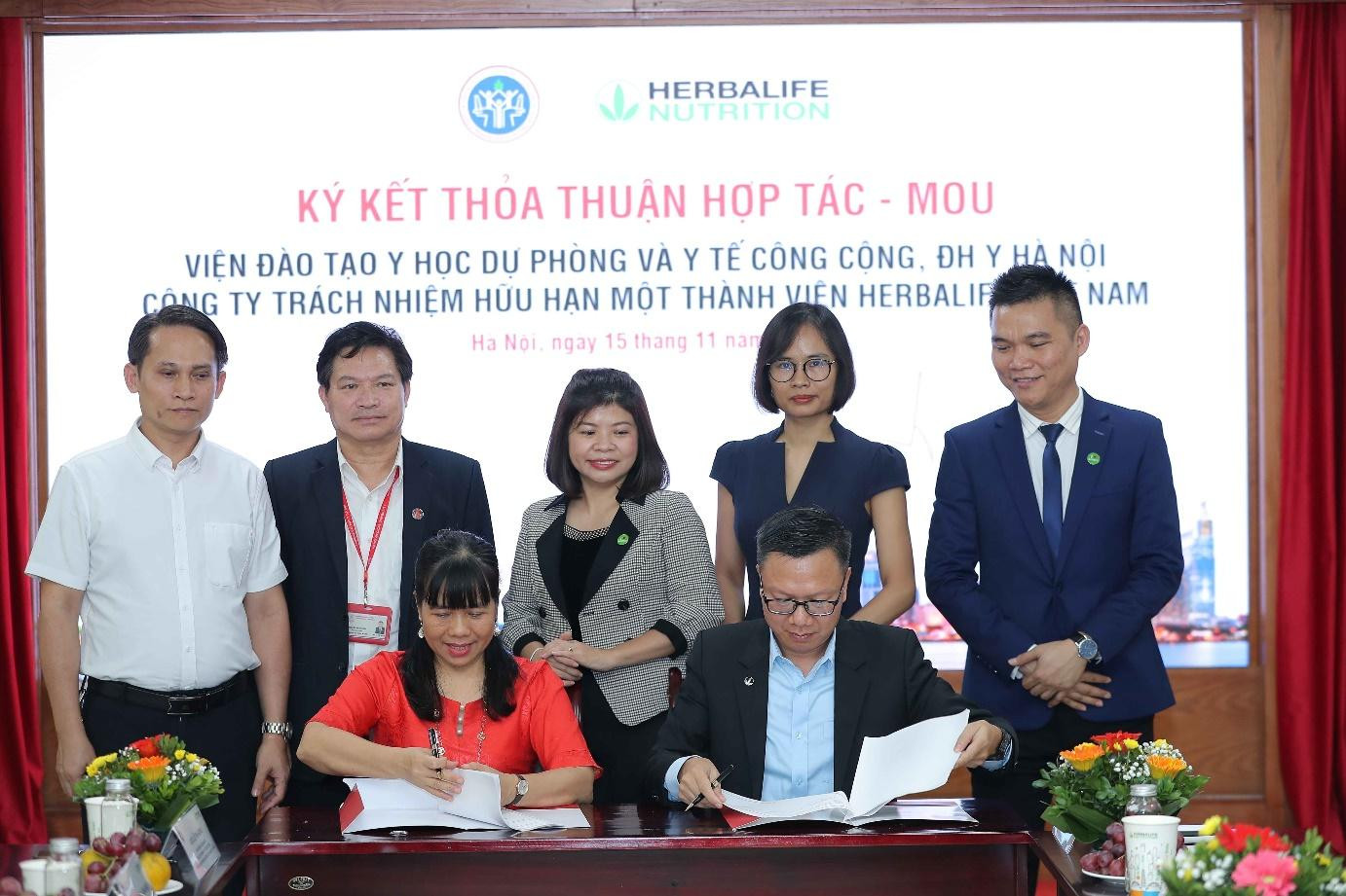 Lãnh đạo hai bên ký kết thỏa thuận hợp tác