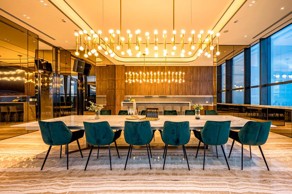 Phòng Banquet sang trọng là nơi cư dân quây quần cùng gia đình hoặc tổ chức các yến tiệc tiếp đón đối tác cấp cao.