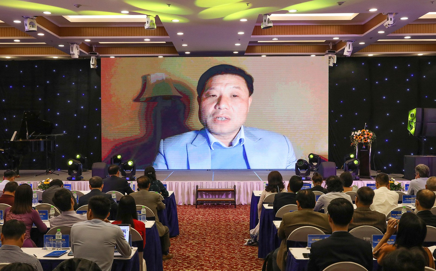 Giáo sư Vũ Hà Văn - Giám đốc Khoa học VINIF và VinBigData chia sẻ tại sự kiện. Giáo sư Vũ Hà Văn - Giám đốc Khoa học VINIF và VinBigData chia sẻ tại sự kiện.