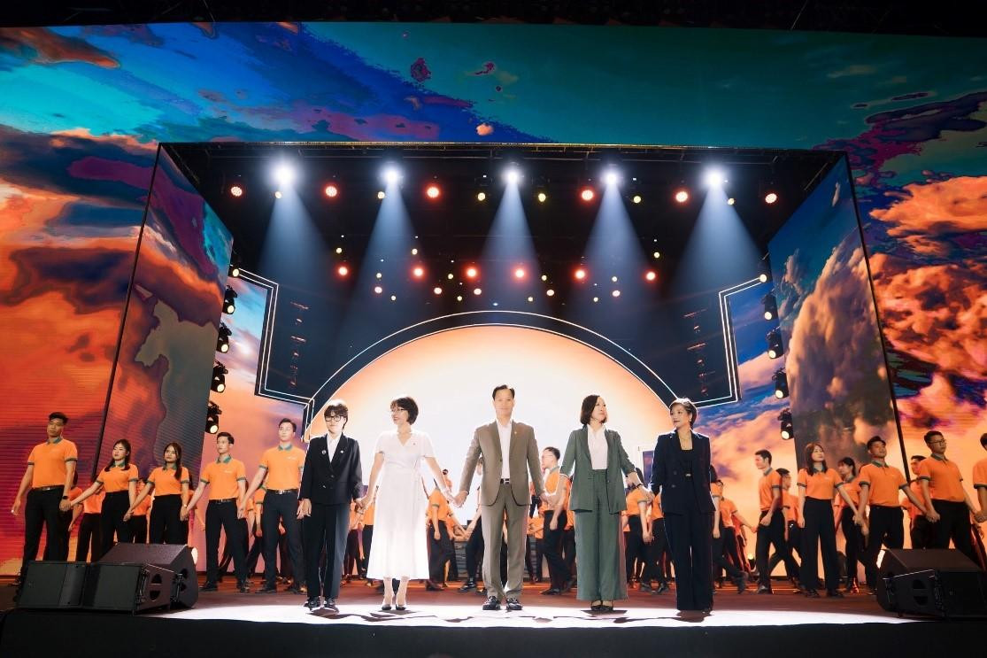 Khoảnh khắc người nhà Cen cùng gắn kết và tỏa sáng bên nhau