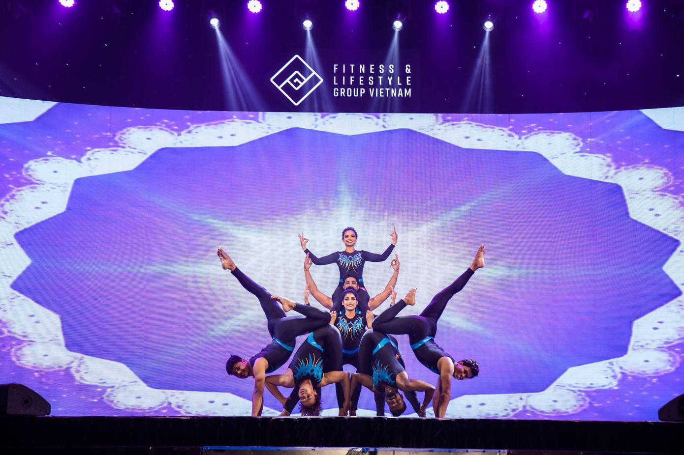 Đêm tiệc Awards Gala quy tụ nhiều gương mặt nổi tiếng từ lĩnh vực giải trí đến thể thao