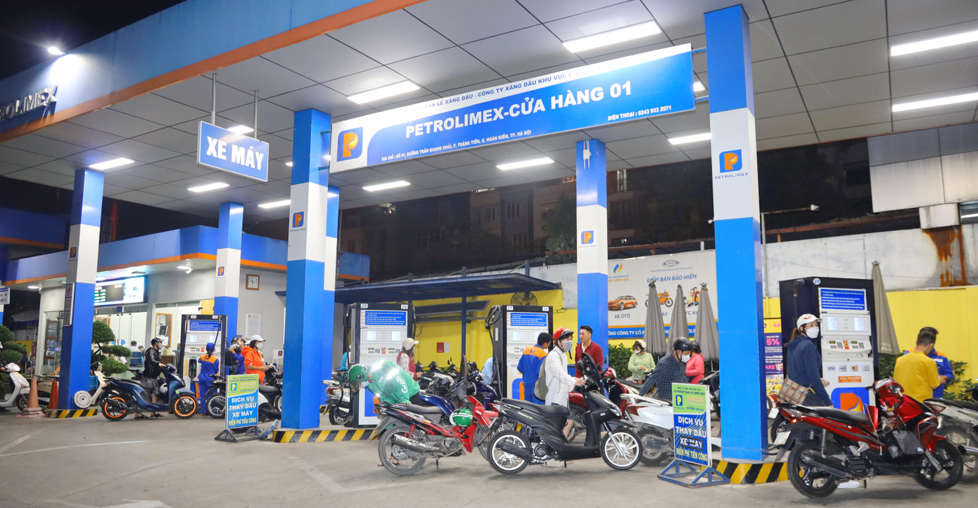 Cửa hàng xăng dầu Petrolimex tại Hà Nội phục vụ bán hàng 24/24 Cửa hàng xăng dầu Petrolimex tại Hà Nội phục vụ bán hàng 24/24
