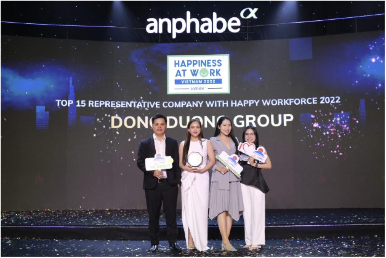 Tập đoàn Đông Dương nhận giải thưởng Doanh nghiệp tiêu biểu có nguồn nhân lực hạnh phúc 2022 - Ảnh: Anphabe