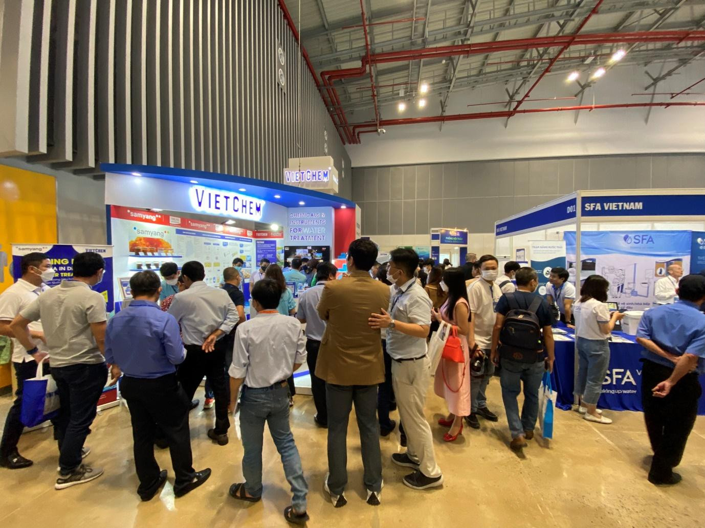 Gian hàng VIETCHEM đã thu hút được số lượng lớn khách tham quan. Đây được coi là tín hiệu đáng mừng cho VIETCHEM trong năm đầu tham gia triển lãm quốc tế. Gian hàng VIETCHEM đã thu hút được số lượng lớn khách tham quan. Đây được coi là tín hiệu đáng mừng cho VIETCHEM trong năm đầu tham gia triển lãm quốc tế.