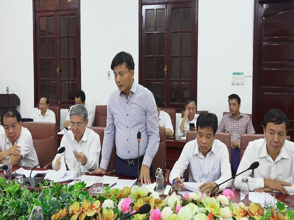 Đại diện PC Hải Phòng báo cáo tiến độ triển khai các dự án