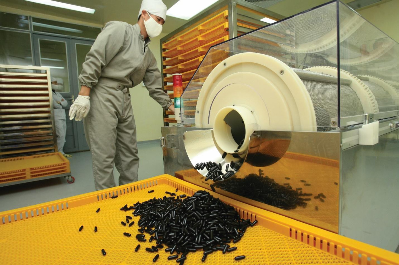 Hệ thống máy móc hiện đại được Traphaco đầu tư cho công cuộc “hiện đại hóa đông dược”