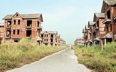 Điều đáng ngại hơn cả lúc này là vấn đề hàng tồn kho ở lĩnh vực bất động sản. Ảnh: Việt Tuấn