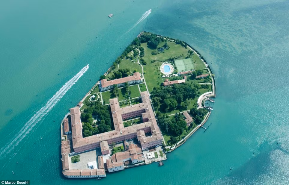 Khu nghỉ dưỡng trên hòn đảo Venice Lagoon, Ấn Độ