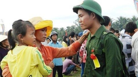 Trung tướng Trần Đình Nhã đặt vấn đề: Làm thế nào để tạo ra sự công bằng cho những người không phải bỏ xương máu với những người phải bỏ xương máu ra?. (Ảnh IT)