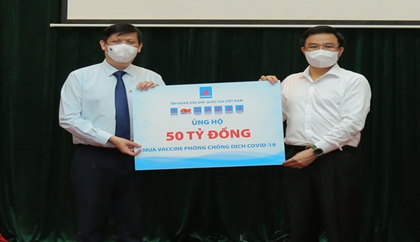 Tổng Giám đốc Petrovietnam Lê Mạnh Hùng trao ủng hộ Quỹ vaccine phòng COVID cho Bộ trưởng Bộ Y tế Nguyễn Thanh Long Tổng Giám đốc Petrovietnam Lê Mạnh Hùng trao ủng hộ Quỹ vaccine phòng COVID cho Bộ trưởng Bộ Y tế Nguyễn Thanh Long
