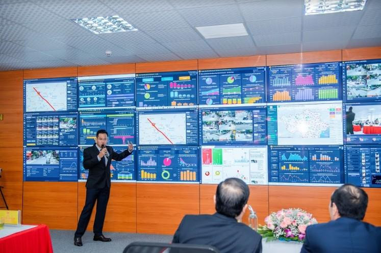 Trong năm 2020, UBND tỉnh Lào Cai đã đưa Trung tâm Điều hành thông minh vào hoạt động, trở thành “bộ não số” trong chỉ đạo, điều hành của địa phương Trong năm 2020, UBND tỉnh Lào Cai đã đưa Trung tâm Điều hành thông minh vào hoạt động, trở thành “bộ não số” trong chỉ đạo, điều hành của địa phương