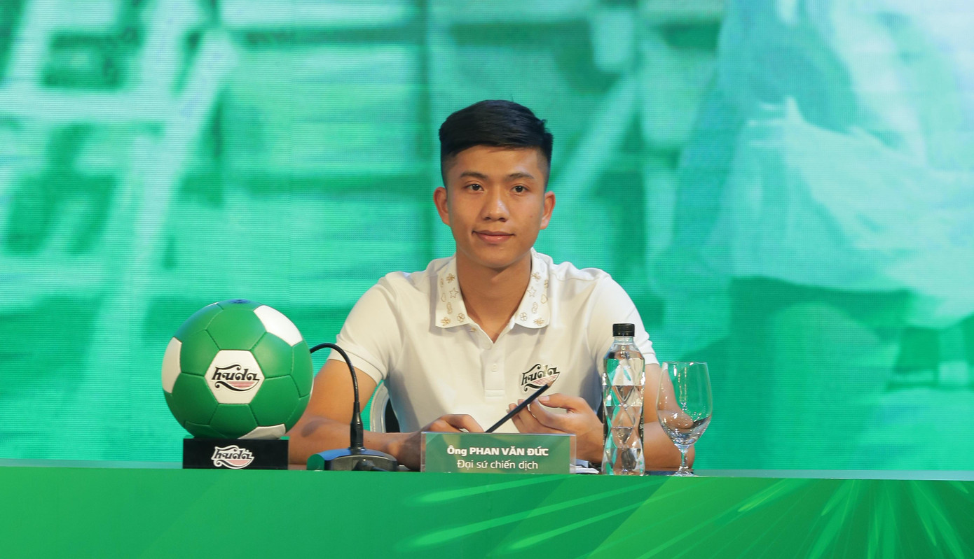 Tiền vệ Phan Văn Đức là đại sứ Lễ hội bóng đá biển Huda 2021 Tiền vệ Phan Văn Đức là đại sứ Lễ hội bóng đá biển Huda 2021