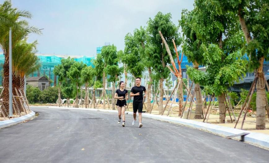Những cung đường trong KĐT rợp cây xanh
