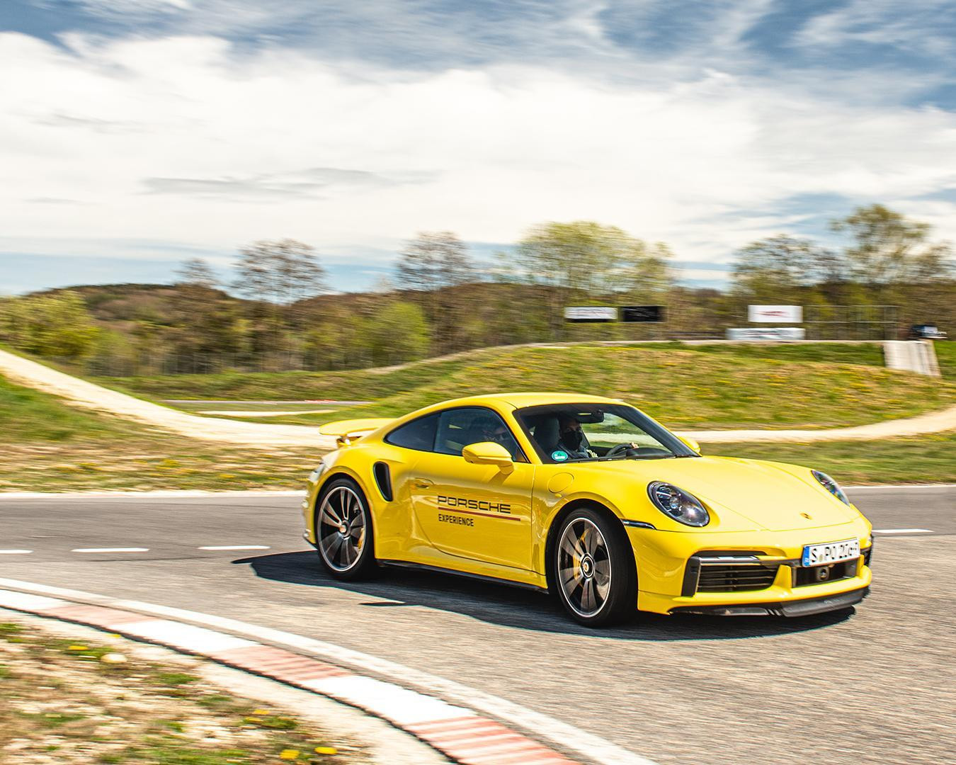 911 – Dòng xe biểu tượng của Porsche