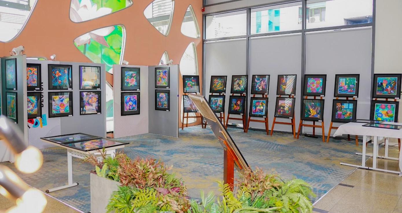 Góc không gian triển lãm tại tại trụ sở Nguyễn Văn Tráng, trường Đại học Hoa Sen vắng bóng sinh viên trong mùa dịch covid-19. Góc không gian triển lãm tại tại trụ sở Nguyễn Văn Tráng, trường Đại học Hoa Sen vắng bóng sinh viên trong mùa dịch covid-19.