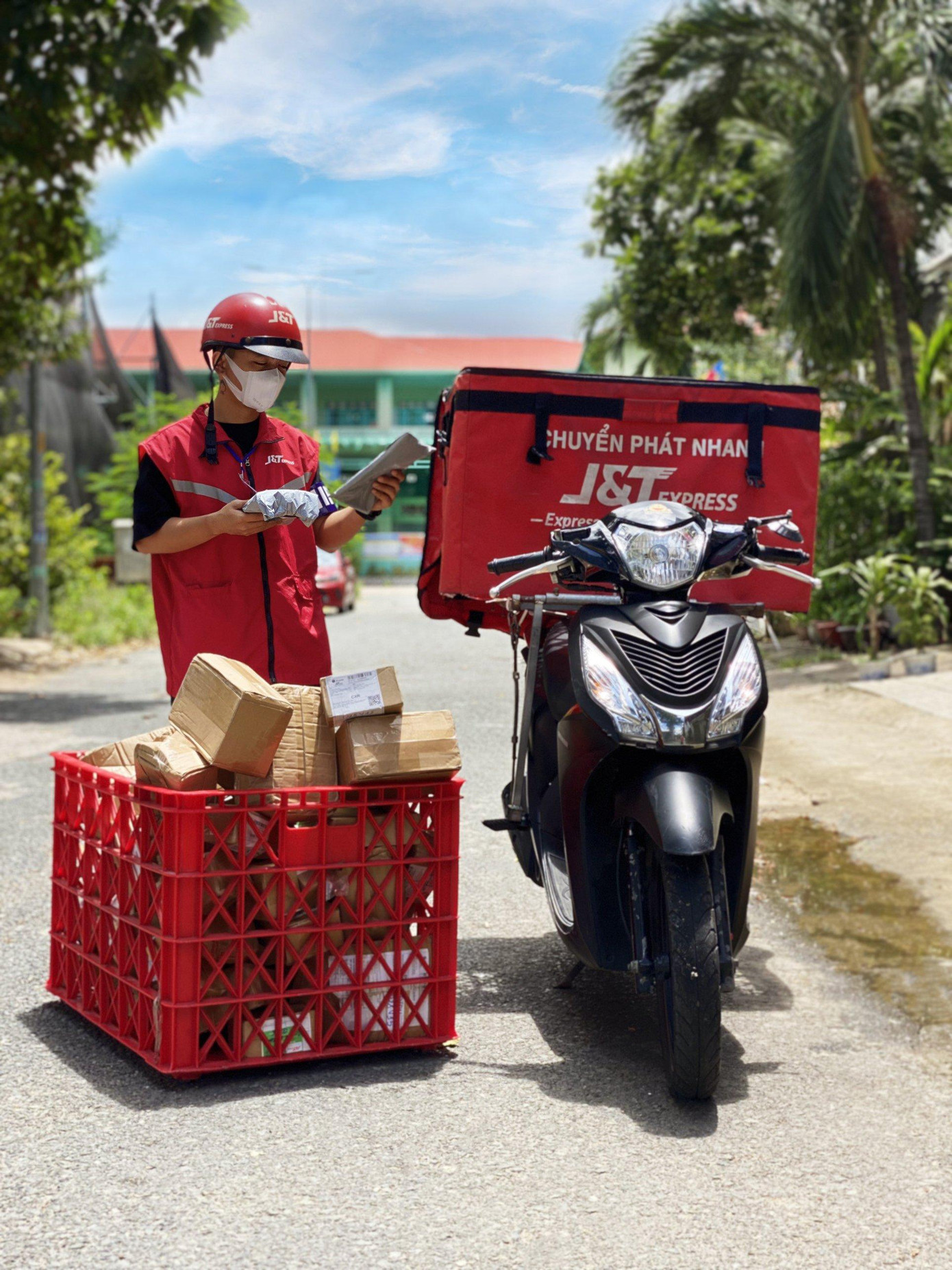 J&T Express đã hoàn thành việc trang bị đầy đủ về nhận diện theo như chỉ đạo của UBND. TP.HCM J&T Express đã hoàn thành việc trang bị đầy đủ về nhận diện theo như chỉ đạo của UBND. TP.HCM