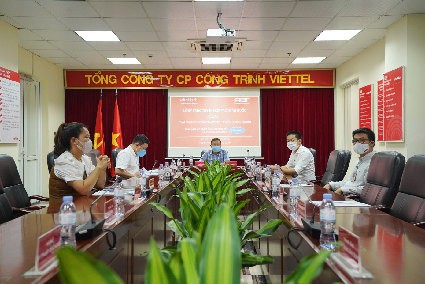 Sự kiện có sự tham gia của đại diện lãnh đạo Viettel Construction, AGT và đội ngũ Giám đốc, nhân sự phụ trách.(ảnh chụp thực tế tại sự kiện)