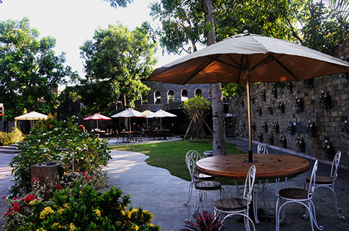 Góc thưởng ngoạn cà phê dành cho gia đình và khách thư giãn