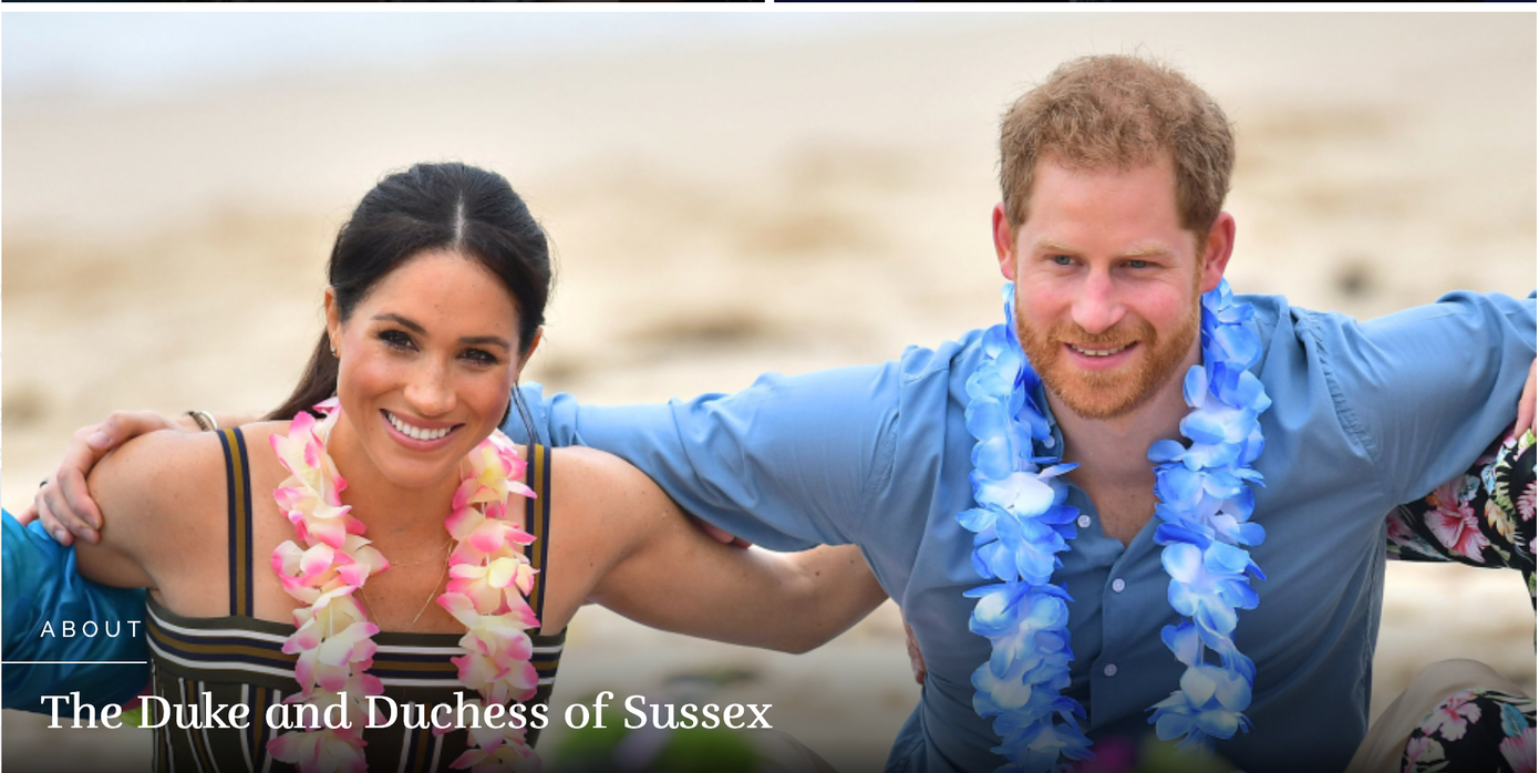 Thông tin về Công tước và Nữ công tước xứ Sussex được đặt ở cuối trang web, sau cả Hoàng tử Andrew.