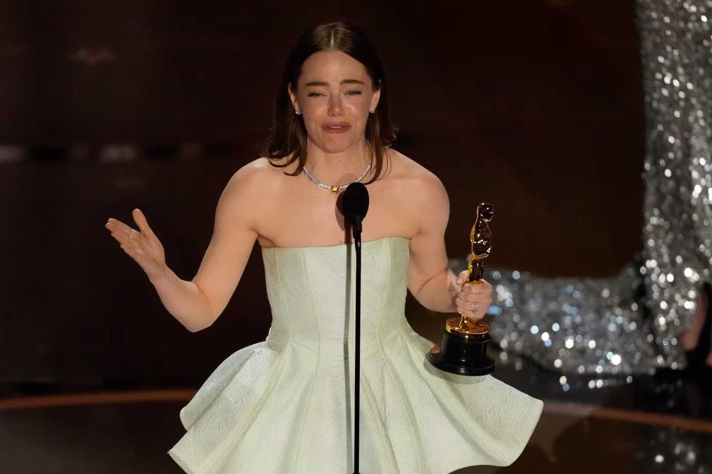 Chiến thắng của Emma Stone chưa hoàn toàn thuyết phục giới phê bình. Ảnh: AP.