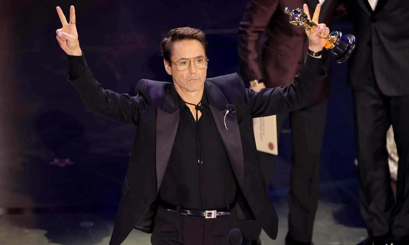 Robert Downey Jr. cảm ơn vợ và người đại diện trong bài phát biểu hài hước trên sân khấu Oscar. Ảnh: Getty Images.