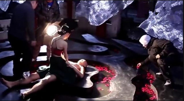 Hình ảnh hậu trường quay cảnh nóng của Triệu Lệ Dĩnh 11 năm trước.