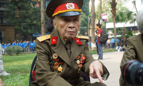 Nữ thiếu tướng đi từ miền Trung ra vĩnh biệt người anh cả Võ Nguyên Giáp