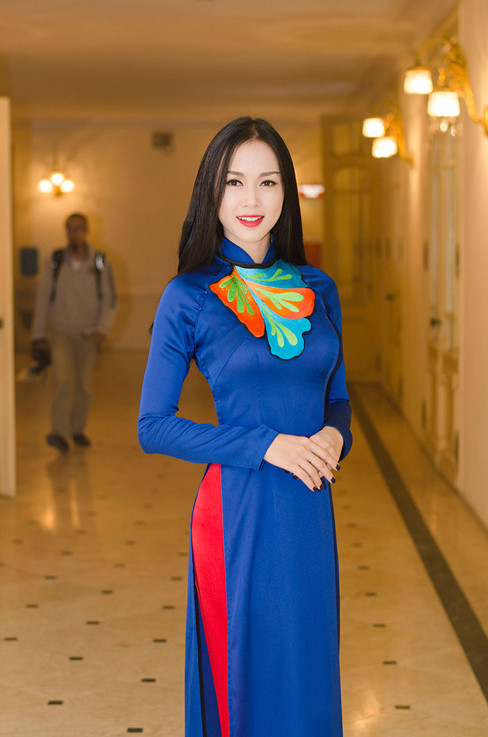 Người đẹp áo dài Ngọc Anh