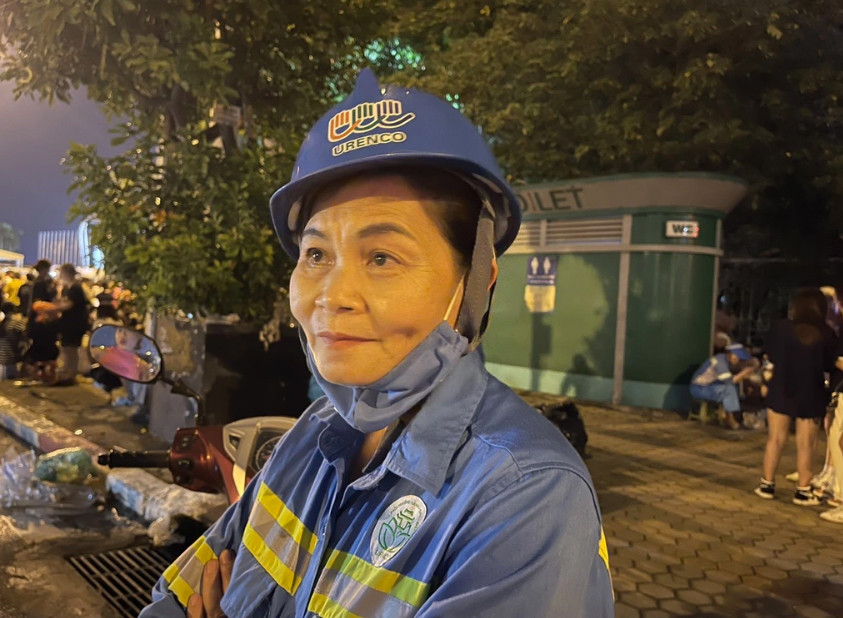 Chị Trang cùng các đồng nghiệp đã có những ngày vất vả (Ảnh: Hồng Anh).