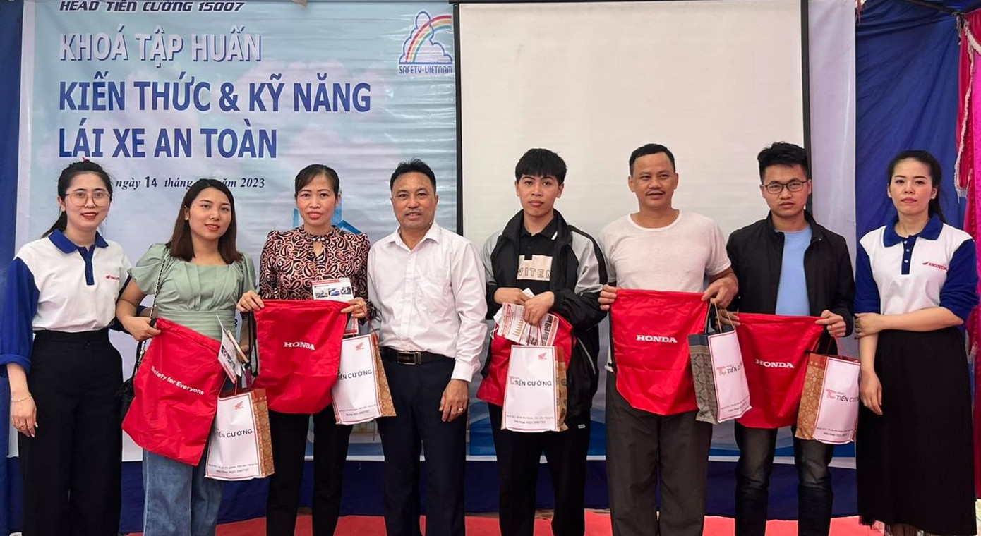 Nhiều phần thưởng cho người thực hành tốt đã được trao tới tận tay khách hàng tham gia. Nhiều phần thưởng cho người thực hành tốt đã được trao tới tận tay khách hàng tham gia.