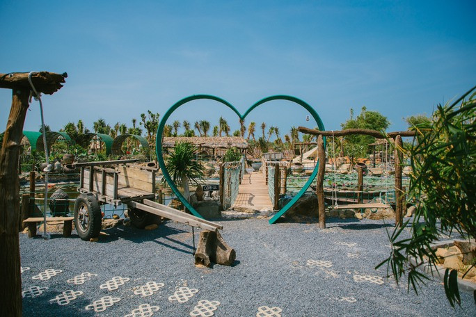 Bên trong Gai Garden. Ảnh: PT