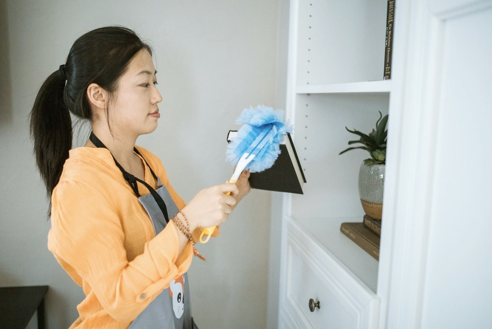 Nhiều giúp việc cư xử như "bà chủ" (Ảnh minh họa: Pexels).