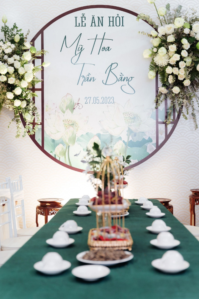 Rạp cưới do đơn vị của chị Hồng Ánh trang trí lấy cảm hứng từ hoa sen (ảnh: NVCC). Rạp cưới do đơn vị của chị Hồng Ánh trang trí lấy cảm hứng từ hoa sen (ảnh: NVCC).