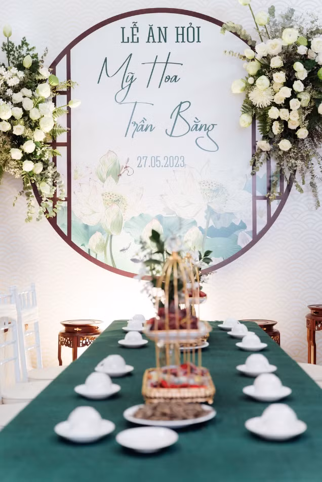 Rạp cưới do đơn vị của chị Hồng Ánh trang trí lấy cảm hứng từ hoa sen (ảnh: NVCC).