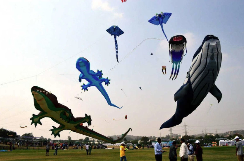 Nhiều người dân lo ngại thả diều từ trò chơi giải trí dần trở thành mối đe dọa (Ảnh minh họa: Holidify). Nhiều người dân lo ngại thả diều từ trò chơi giải trí dần trở thành mối đe dọa (Ảnh minh họa: Holidify).