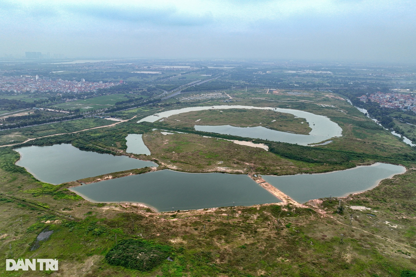 Khu đất dự án Công viên Kim Quy được khởi công từ năm 2016, đến nay vẫn chỉ là bãi đất trống (Ảnh: Mạnh Quân).