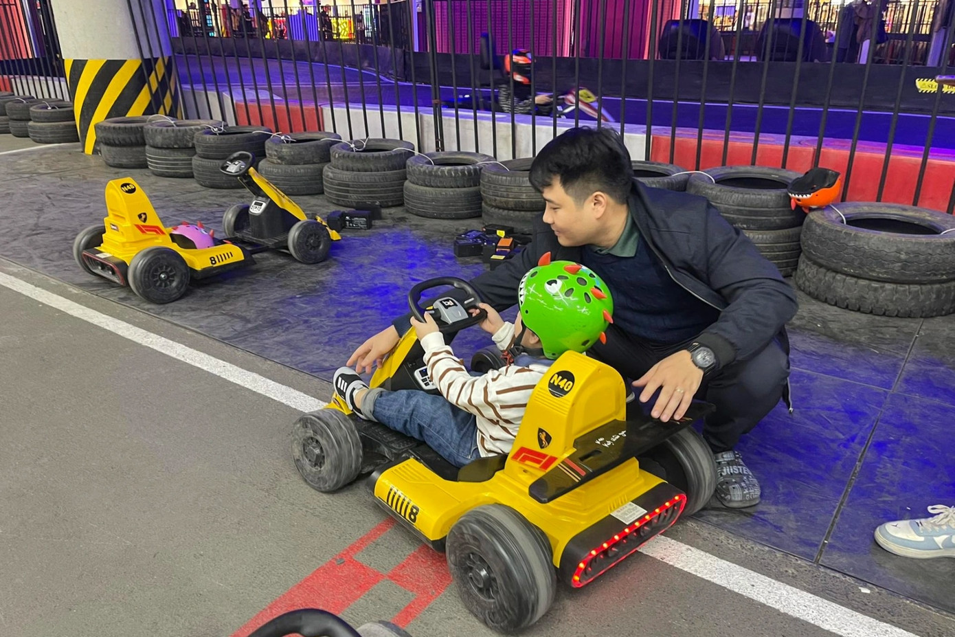 Con trai càng lớn, chị Thảo lại càng muốn con được học hỏi, trải nghiệm nhiều điều mới mẻ (Ảnh: NVCC).