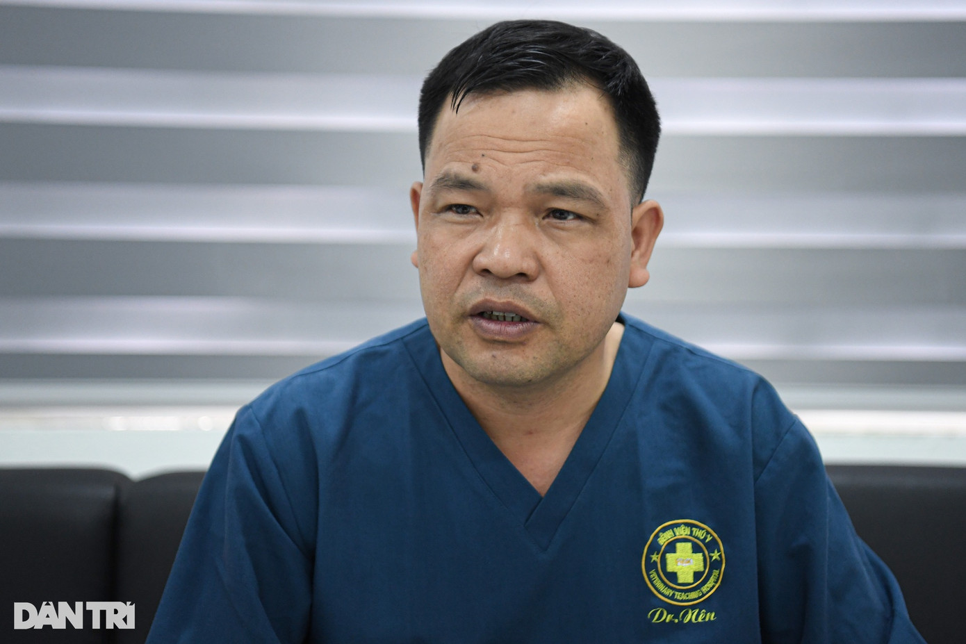 Theo TS Trần Văn Nên, điểm đặc biệt trong quá trình khám chữa bệnh của bác sĩ thú y là những "bệnh nhân" không biết nói nên không thể tự mô tả triệu chứng, tình trạng của mình.