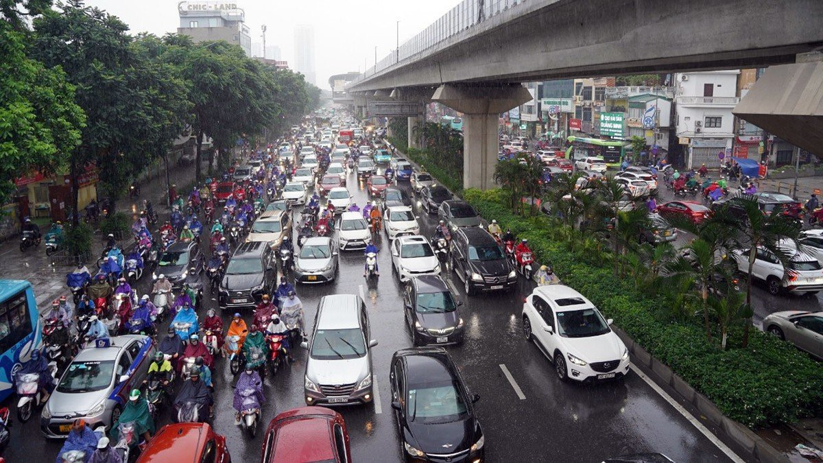 Hình ảnh kẹt xe ở một số tuyến đường của Thủ đô vào đầu giờ sáng nay.